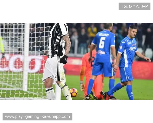 尤文弗拉霍维奇转身抽射门将无力阻挡——速度与技艺在瞬间交汇